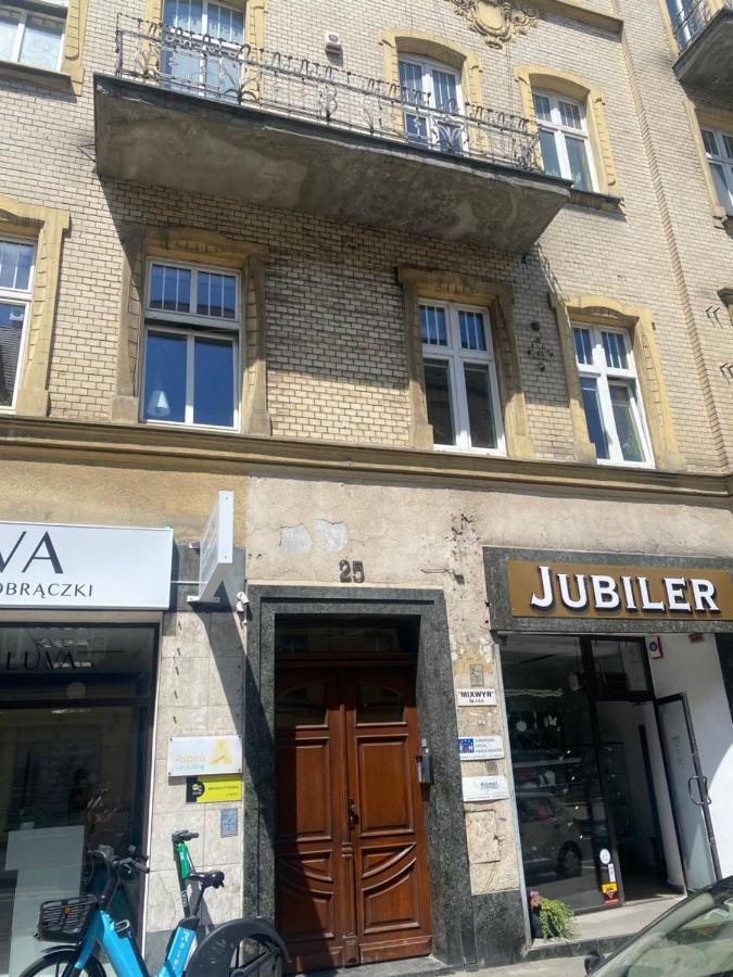 Przytulna Kawalerka Z Balkonem 10Min Pieszo Od Dworca/Galerii Apartamento Katowice Exterior foto